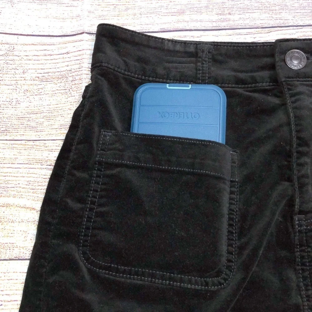 American Eagle Black High Rise Mini Velour/Velvet Super Stretch Skirts Size 4